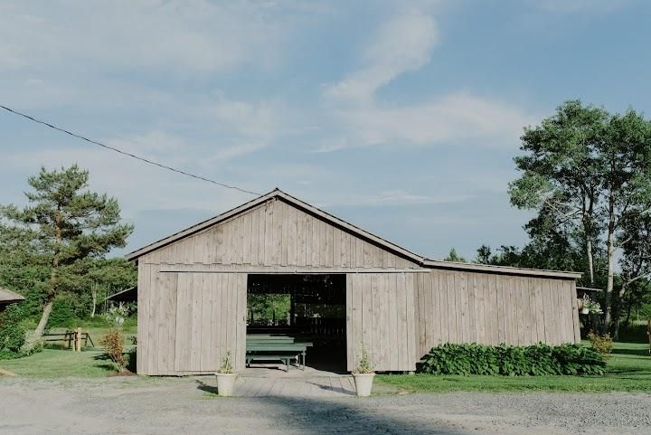 The Arnold House Tavern Image