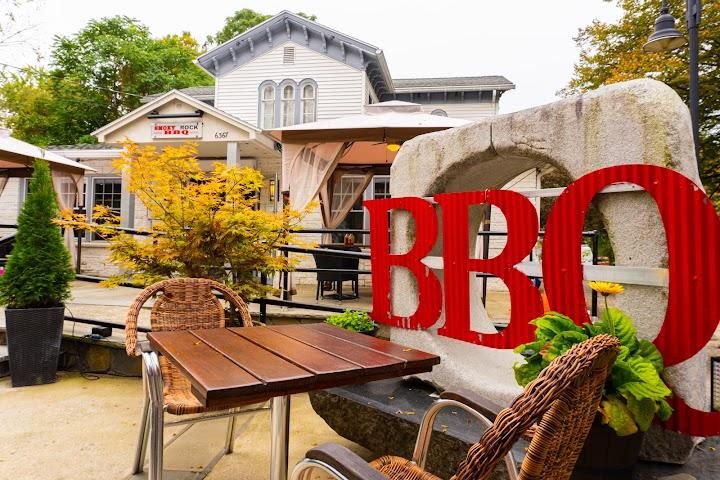 Smoky Rock BBQ Image