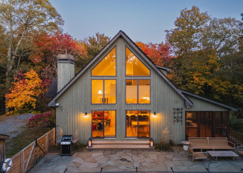 Cold Spring Mountain Retreat: Sun-filled Oasis Main Image