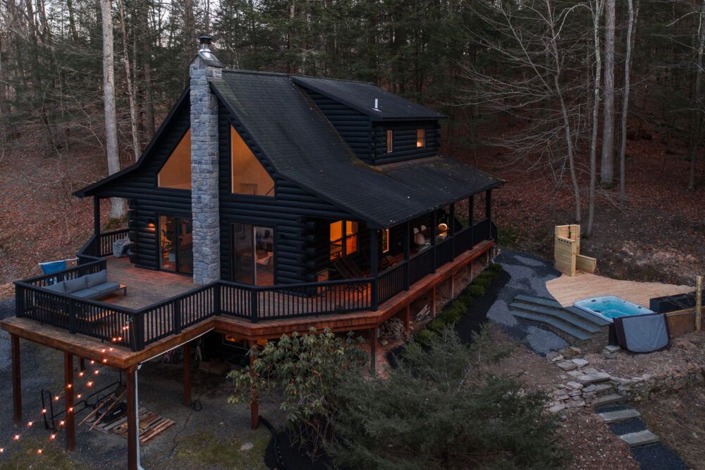 Mossybrook Hideout: Private Creek Oasis w Hot Tub Main Image