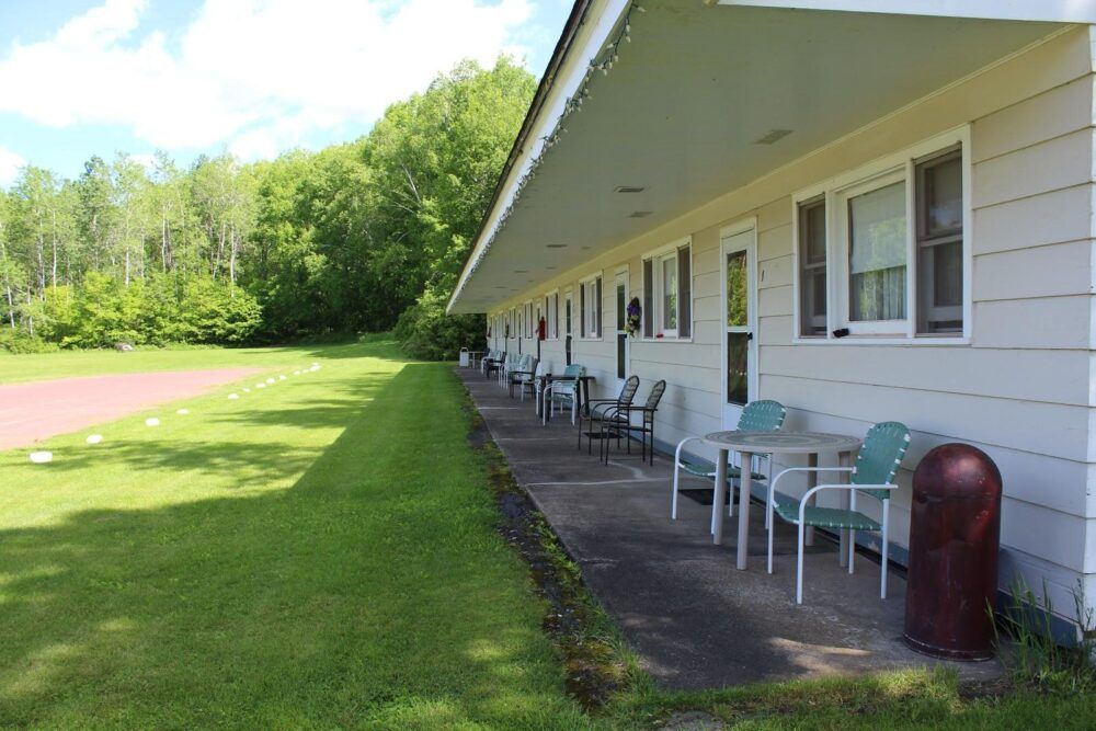 Jimmy O’Connors Windham Mt. Inn Image