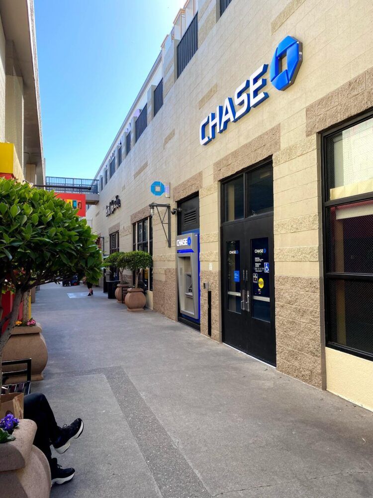 555 Ninth Street Image