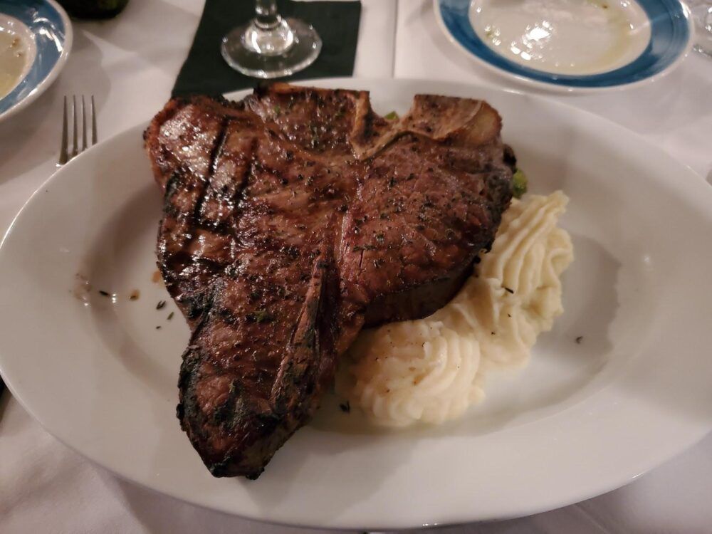 The Avenue Steakhouse Image