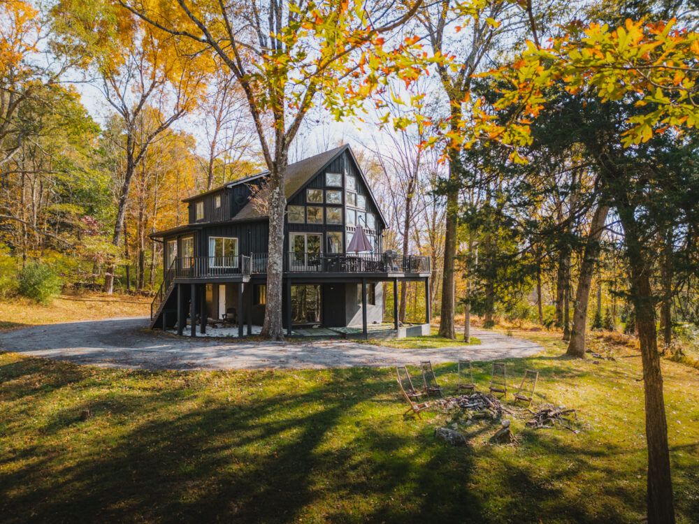 Rhinebeck Chalet: Modern Stylish Retreat Main Image