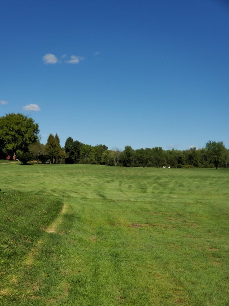 Meadowgreens Golf Course Image