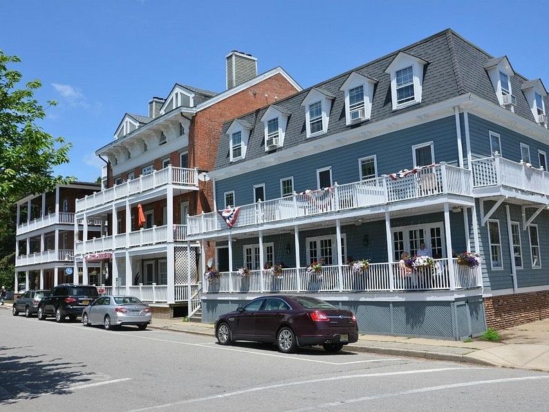 Hudson House River Inn Image