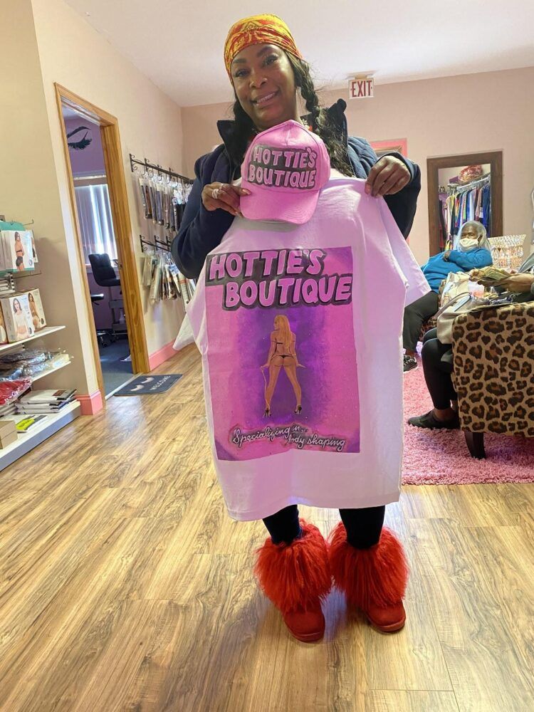 Hottie's Boutique Image