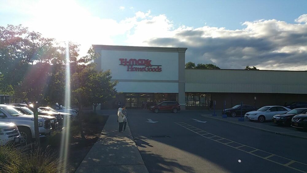 T.J. Maxx & HomeGoods Image