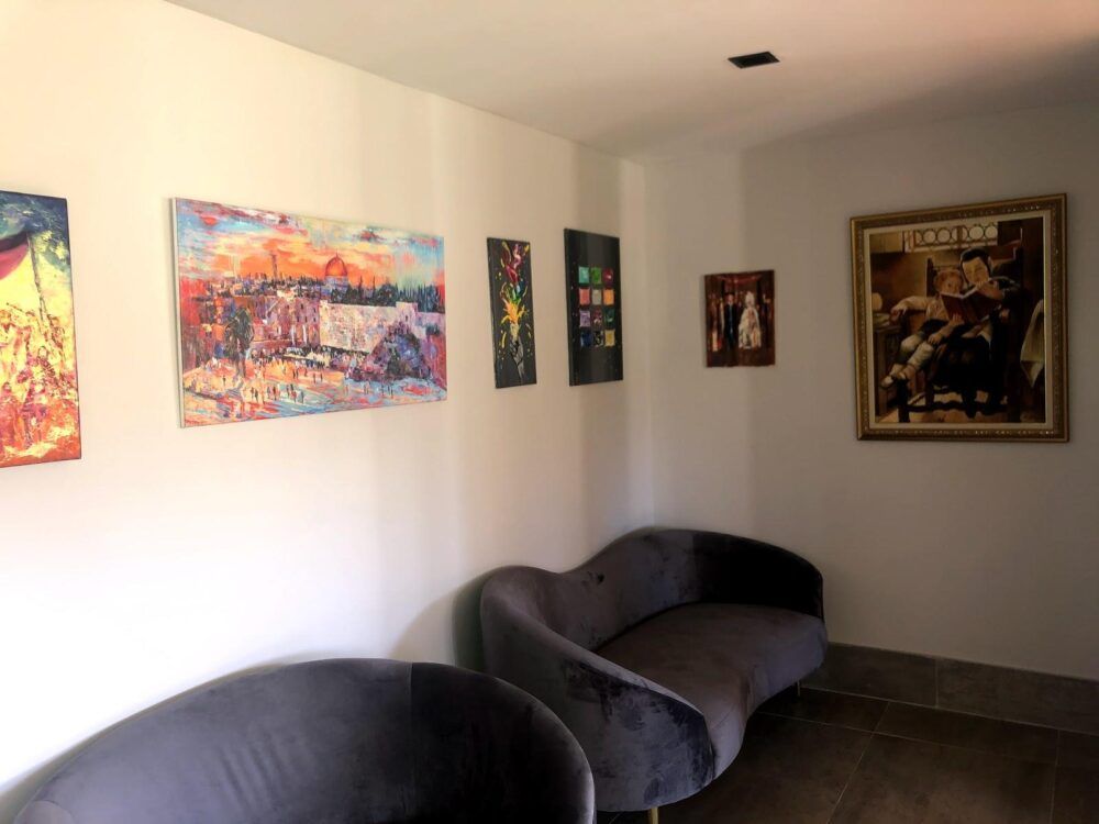 LEVIIM Art Gallery Image