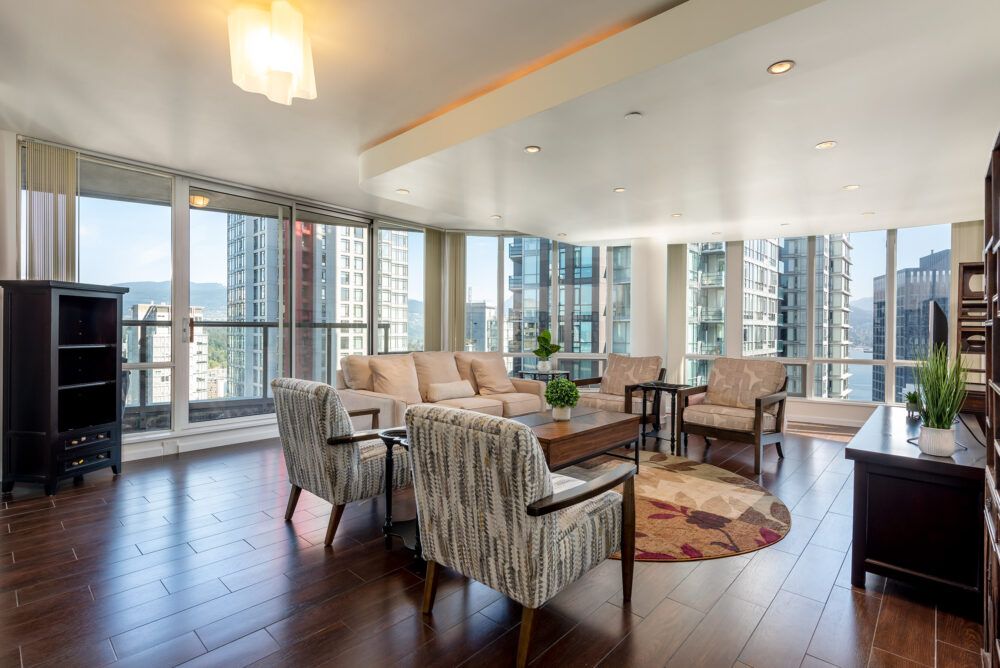 Sweeping Sub-Penthouse Views in Coal Harbour