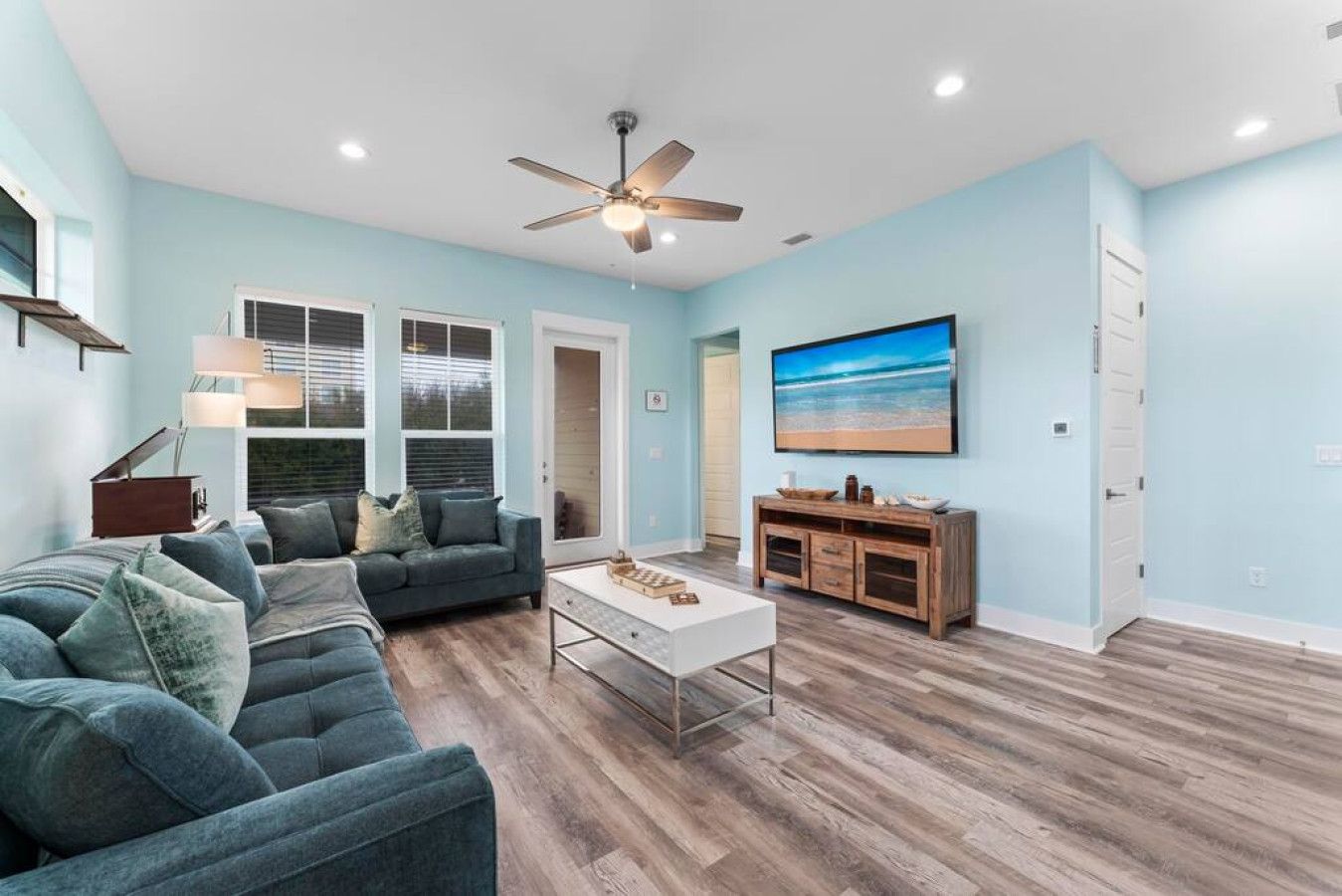 Turquoise Turtle - Hot Tub, Beach, Game room Main Image