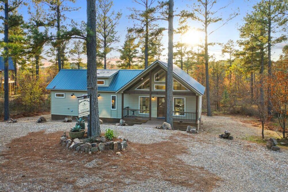 DREAM A LITTLE DREAM in this BRAND NEW Luxury 1 Bedroom Cabin w/ ALL Amenities! Main Image