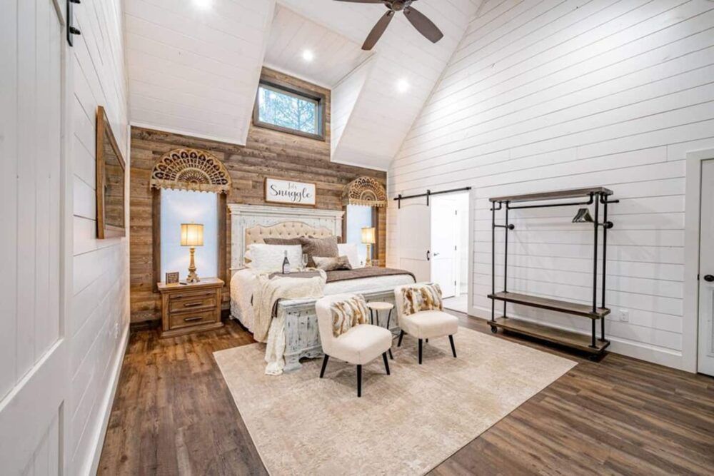 Snuggle Inn Main Image