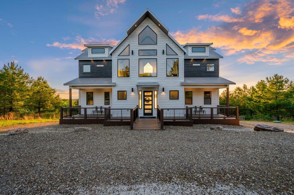 Diamond on the Bluff Main Image