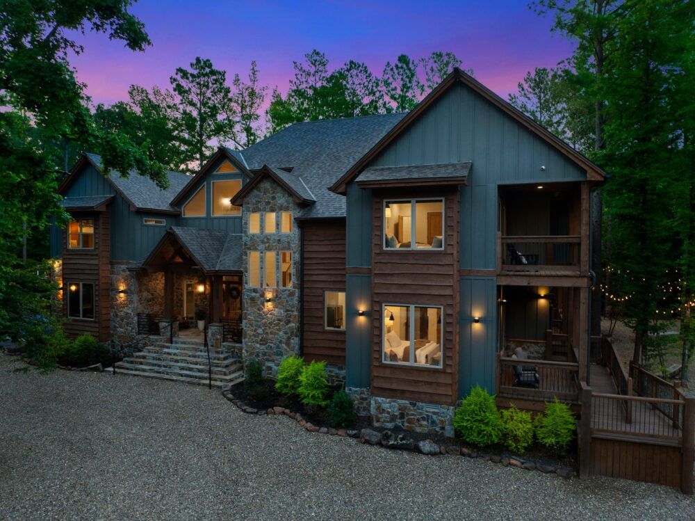Thunder Creek Lodge - A Getaway That Sleeps 32! Main Image