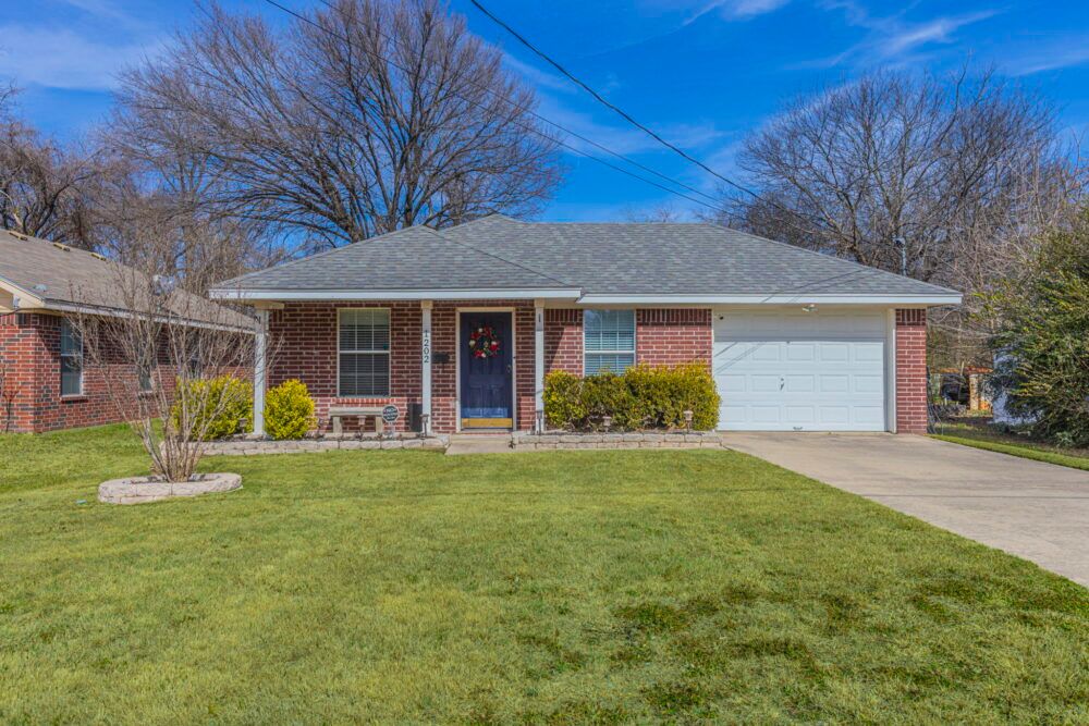 Waco Nest Monthly Stay Near Baylor  McLane Stadium Main Image