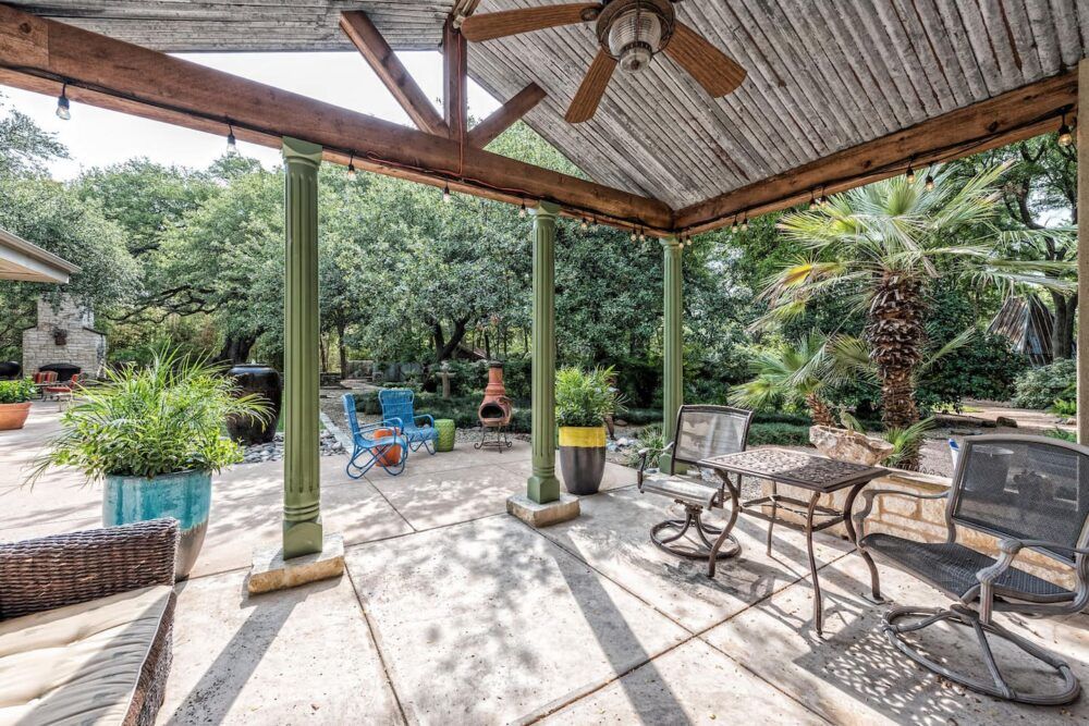 Cottage in Cameron Park near Magnolia Silos! Main Image