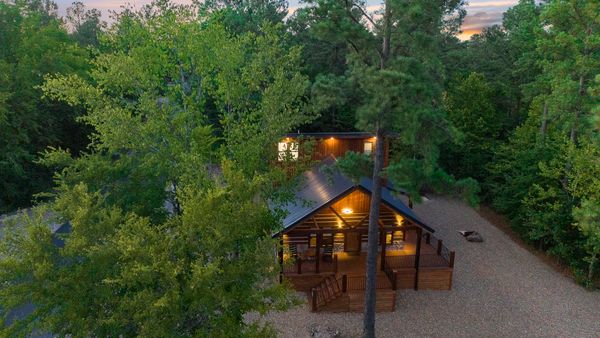 Hollywood Regency Ultra Luxury Cabin, Hochatown/Broken Bow, Beavers Bend  Lake/Oklahoma