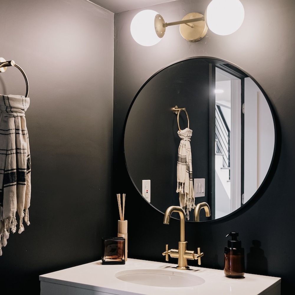 Full bathroom on main level