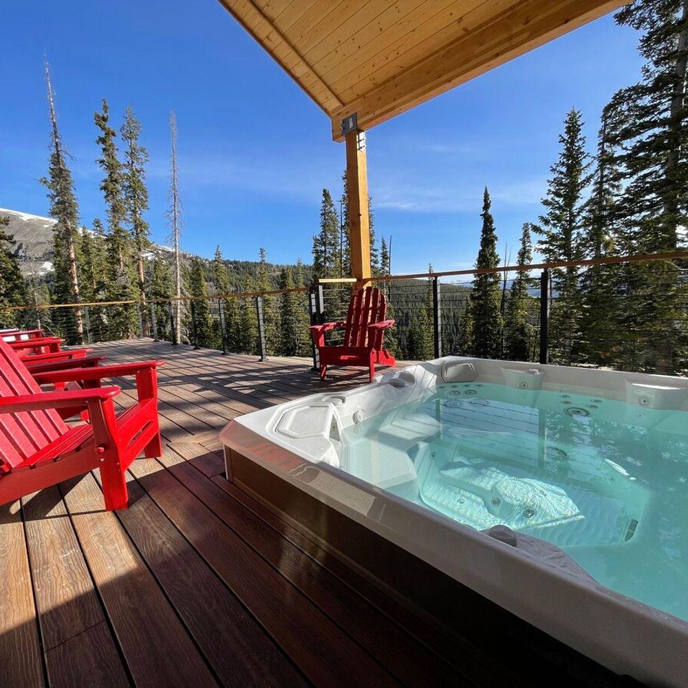 Saltwater hot tub