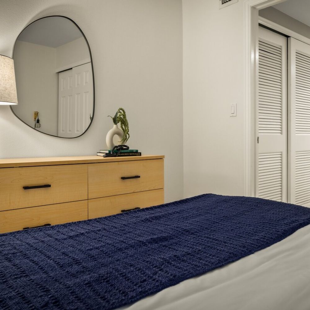 2nd bedroom