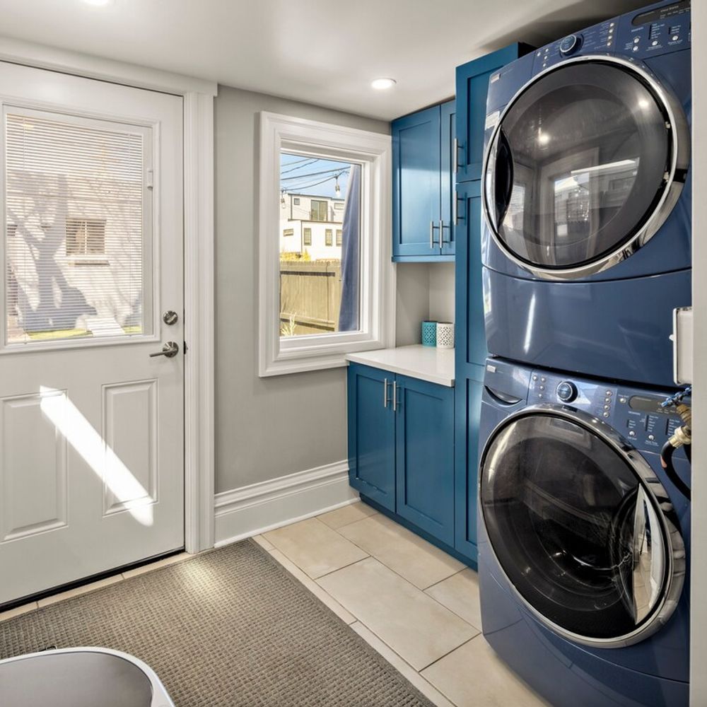 Washer and dryer on main floor