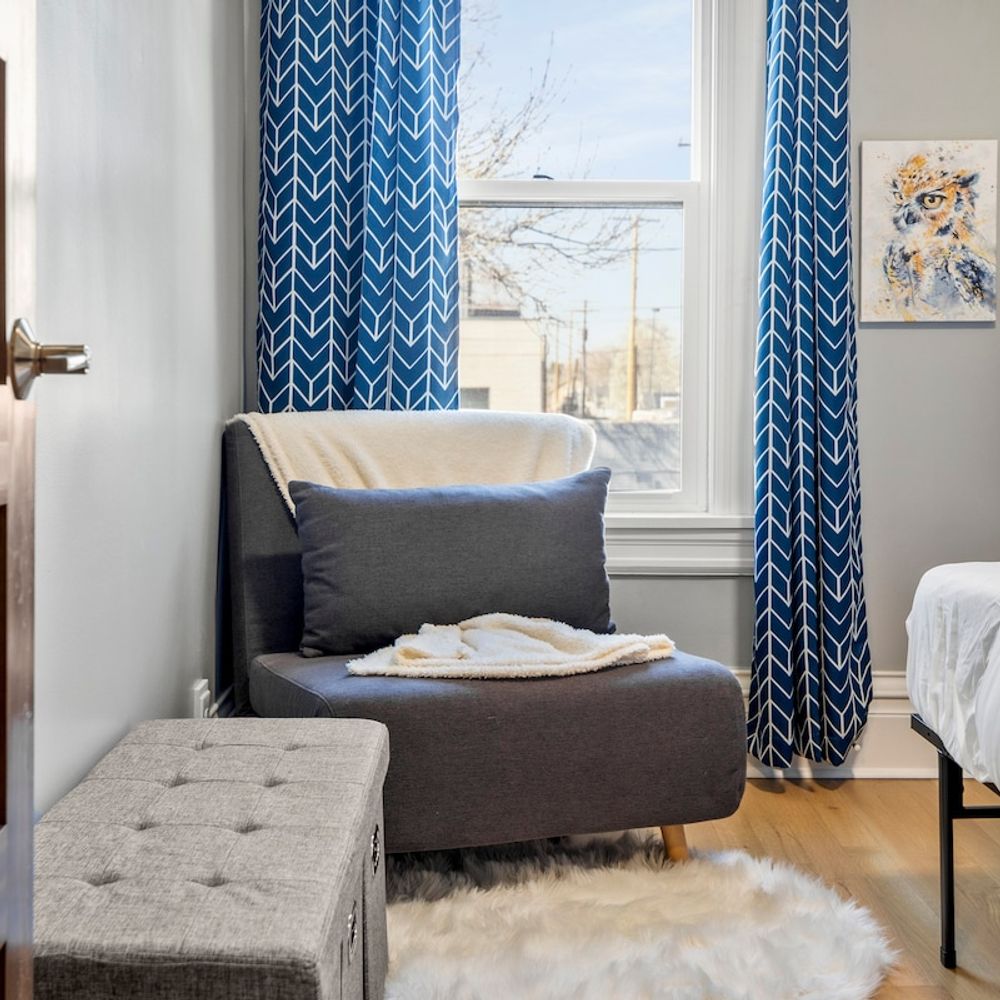 Bedroom 3 seating