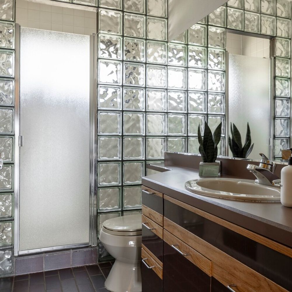 Main level full bathroom