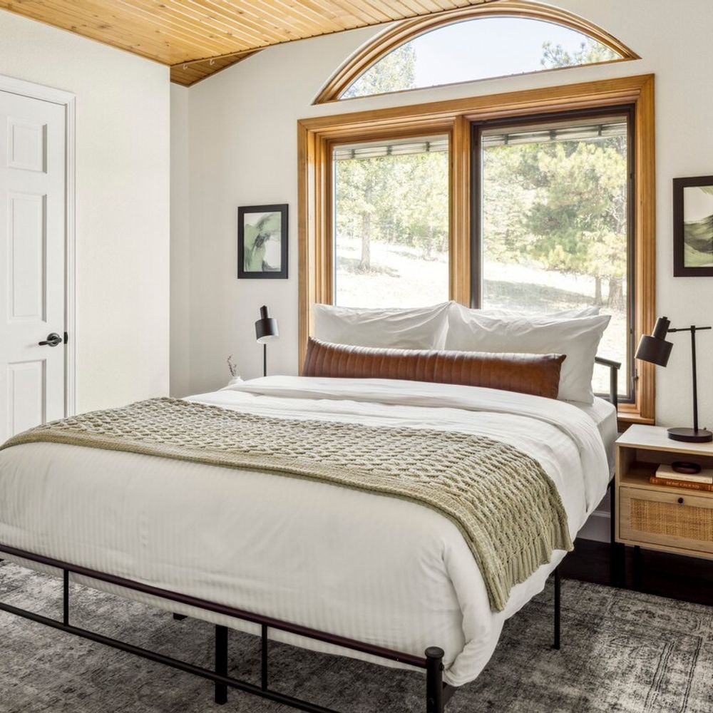 Bedroom 3 with queen bed