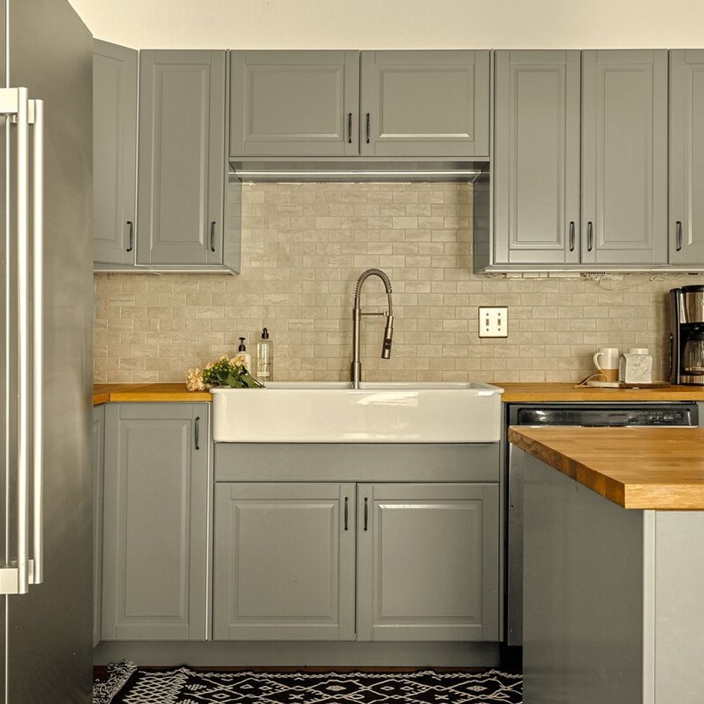 Farmhouse sink