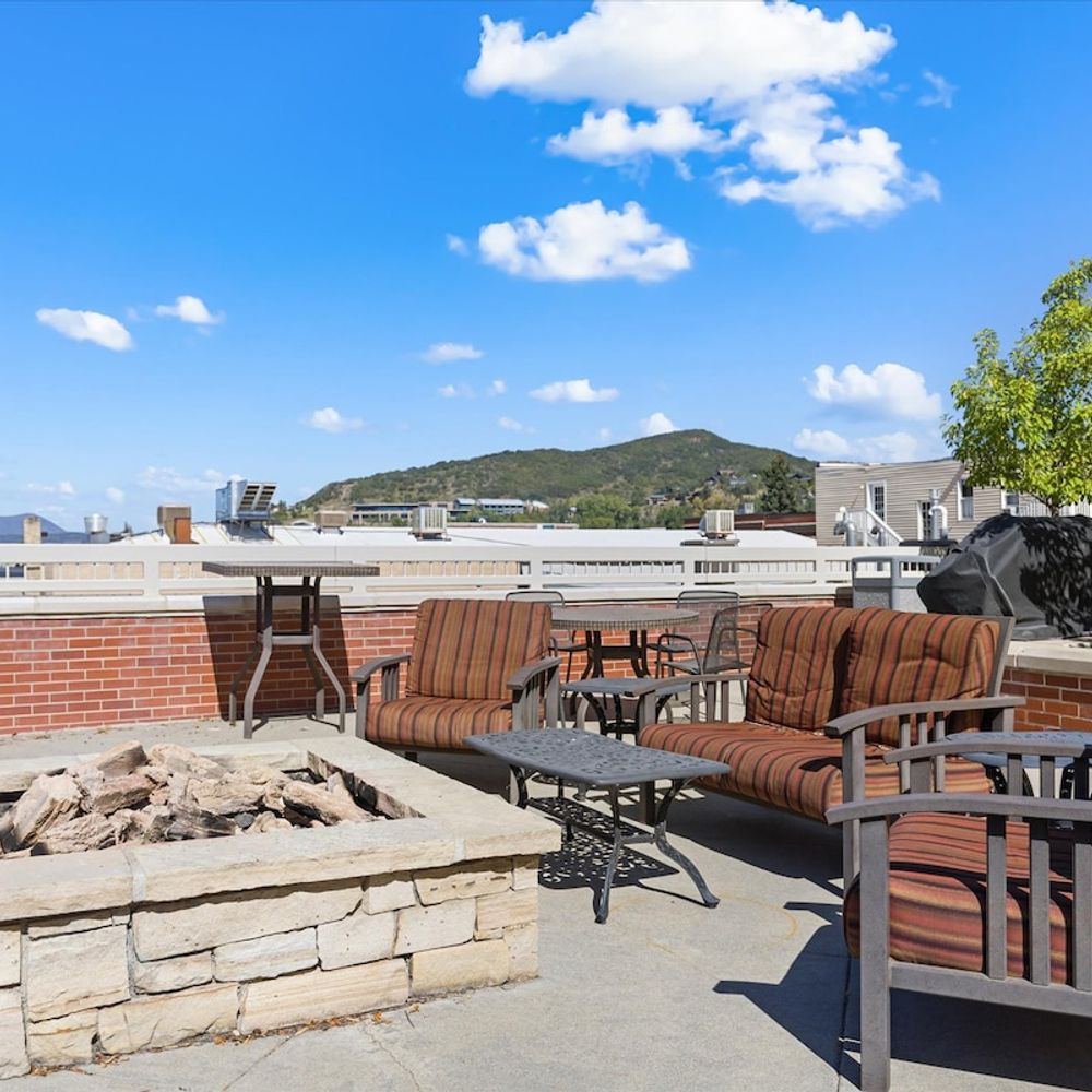 Community gas fire pit