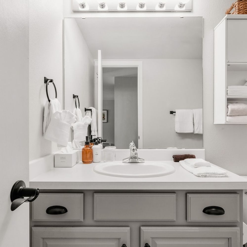 Full bathroom