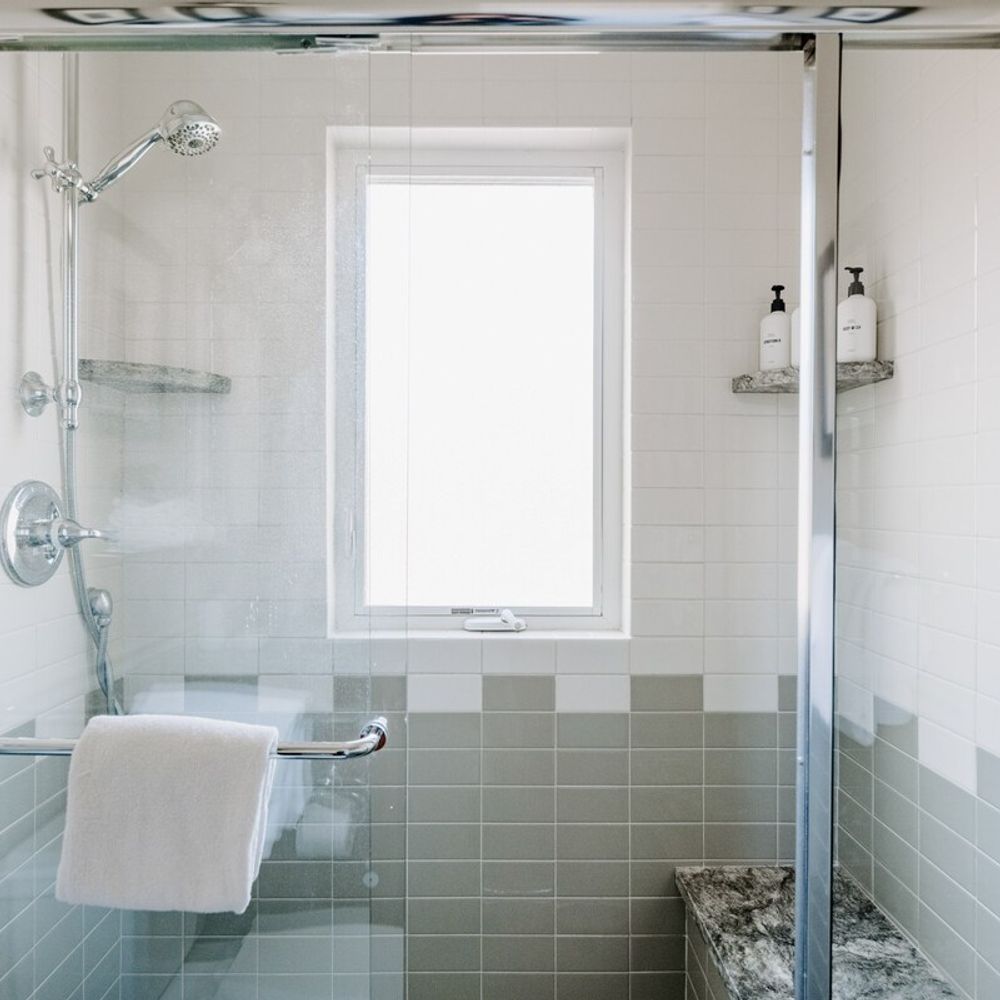 En suite bathroom with tub/shower combo