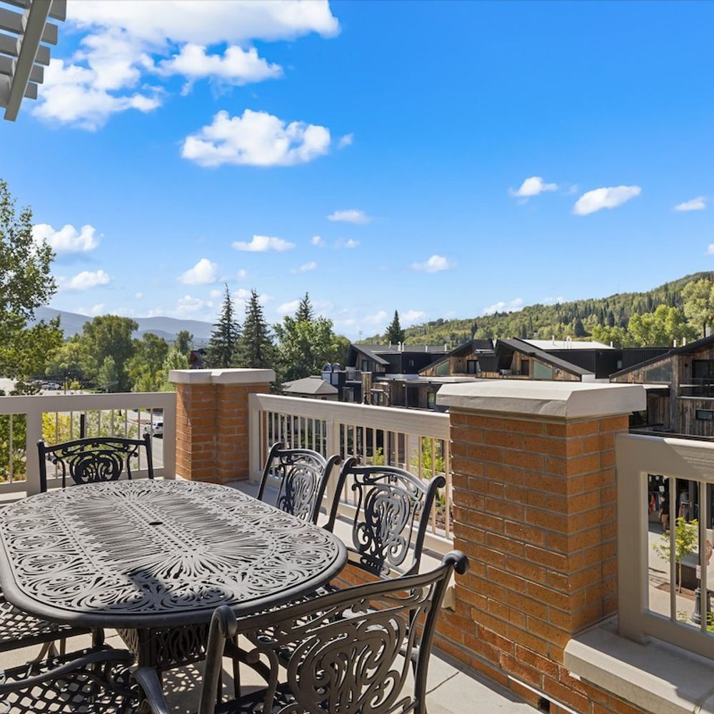 Dine al fresco and enjoy the mountain air!