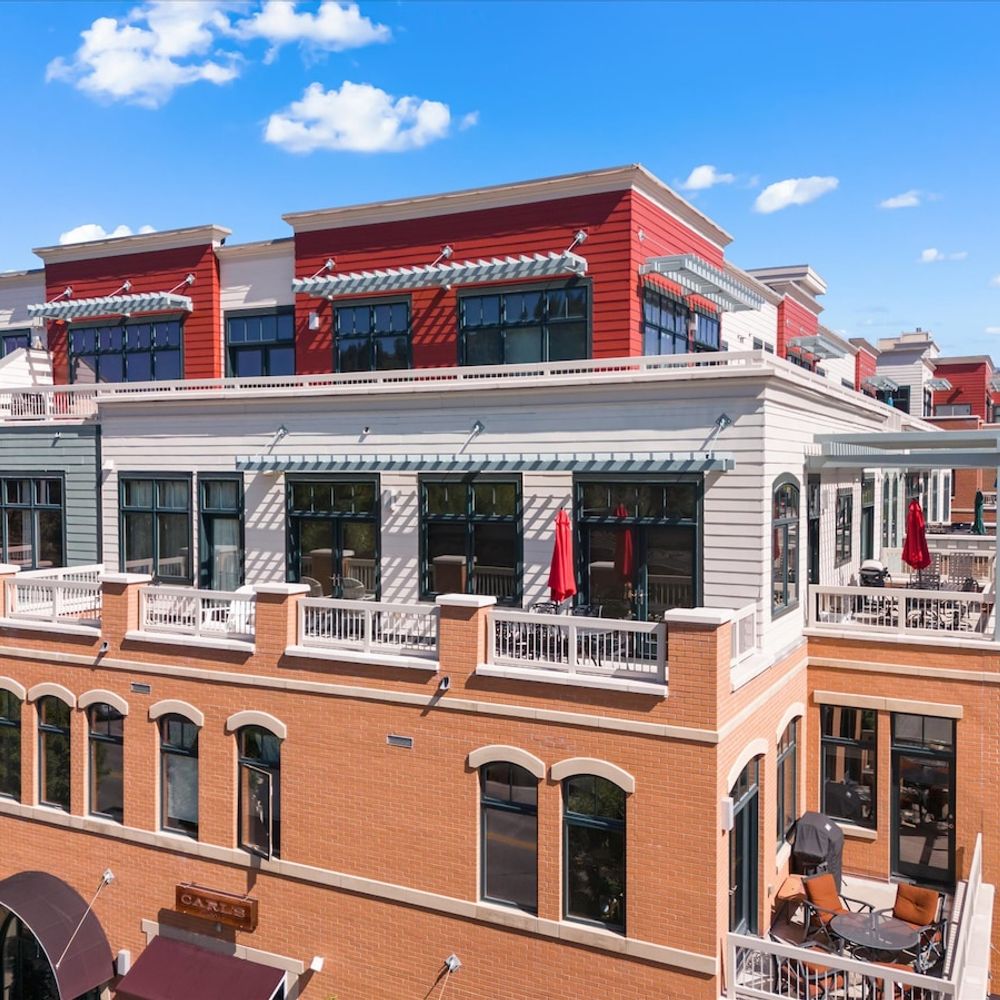 Condo has 2 balconies