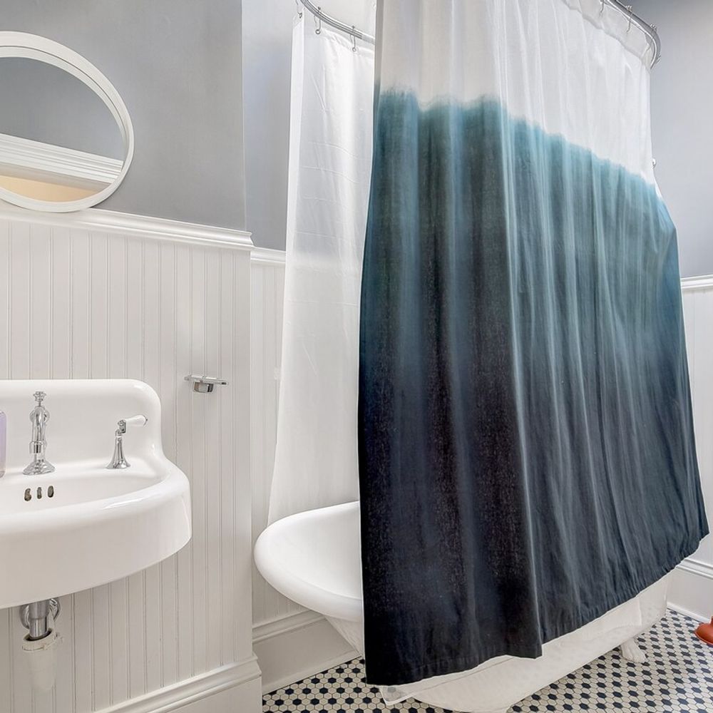 Full Bathroom on Upper Level