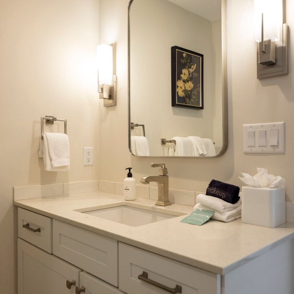 Primary full ensuite bathroom