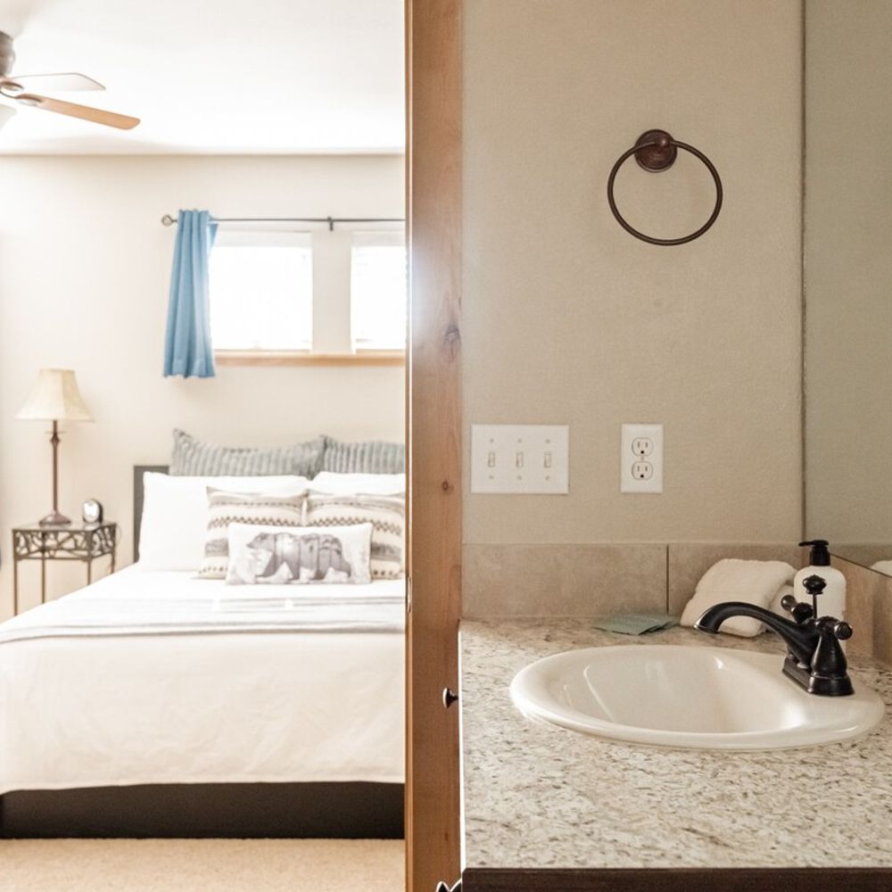 Second bedroom's full ensuite bathroom