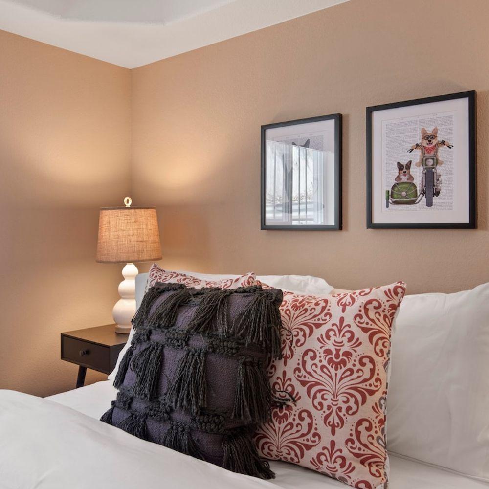 Lower Level Queen Bedroom