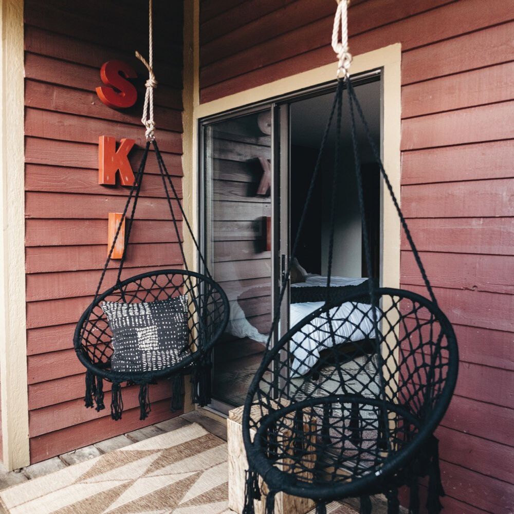 Entry balcony seating