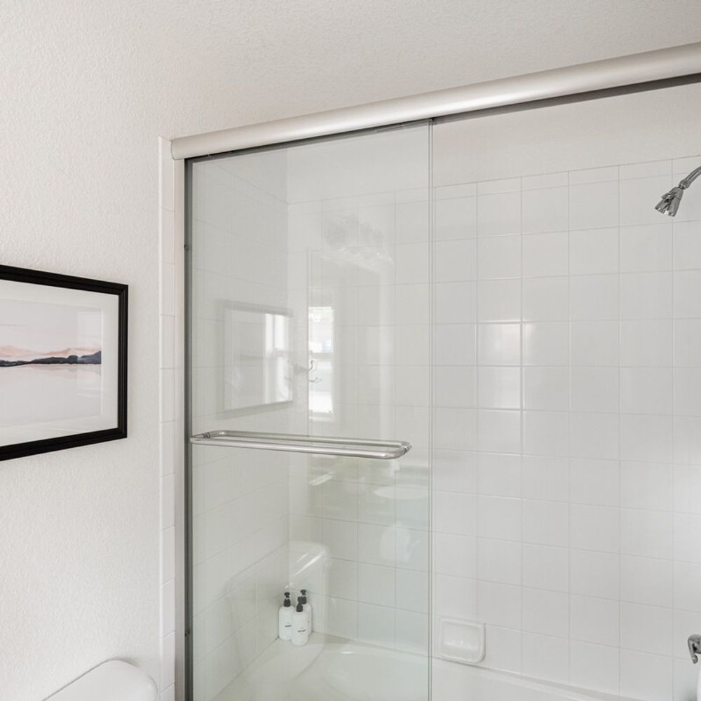 Shower tub combo in ensuite bathroom 3