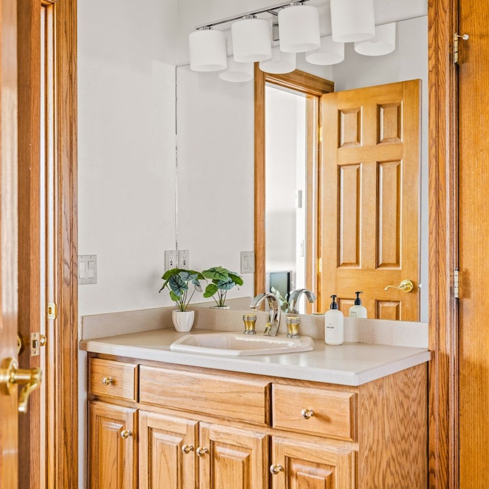 Full bathroom 2