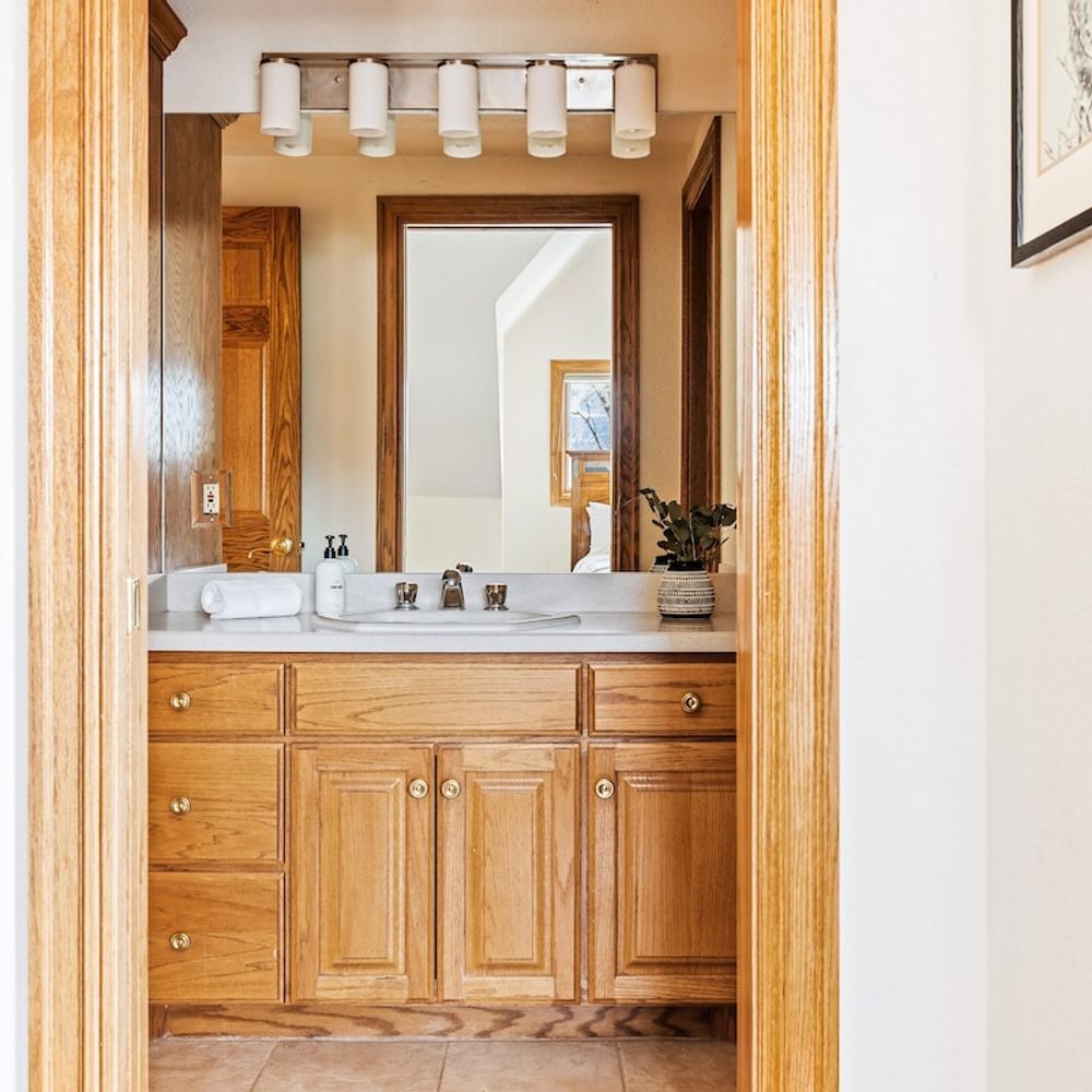 Full bathroom 4