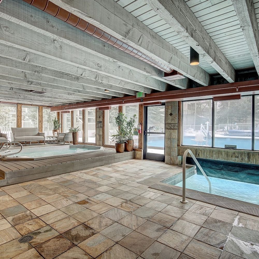 Complex entry amenities