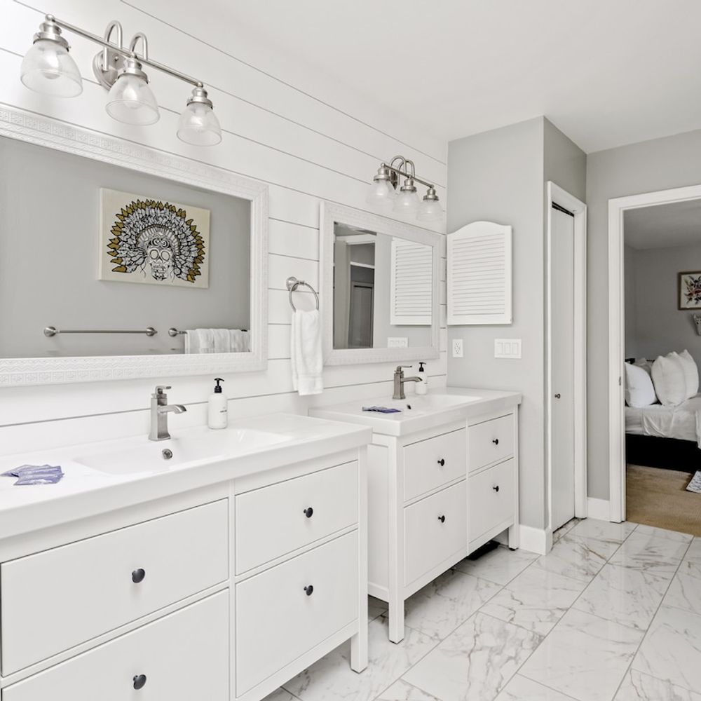 En suite bathroom