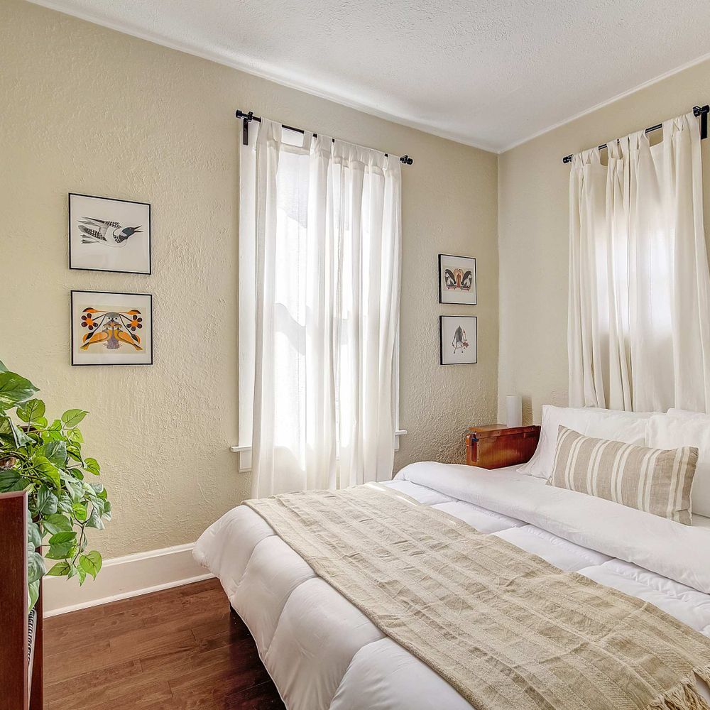 Bedroom 3 with queen bed
