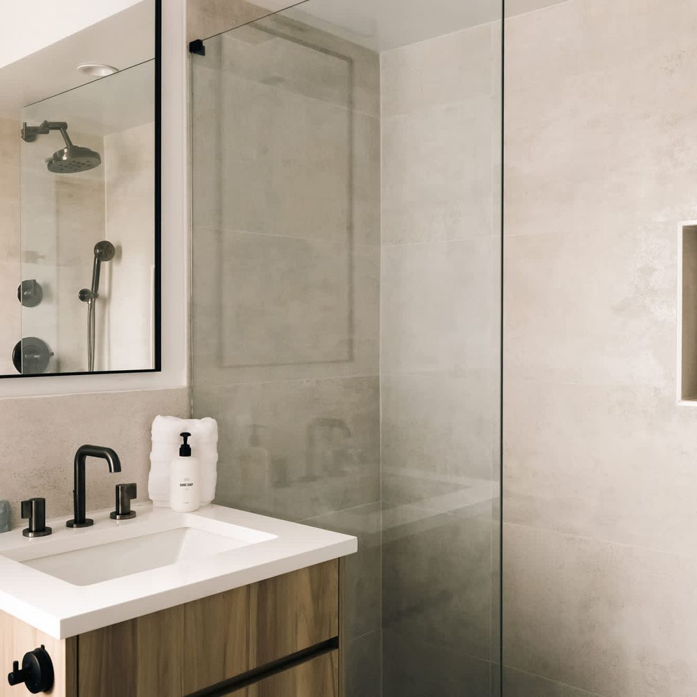 En suite bathroom