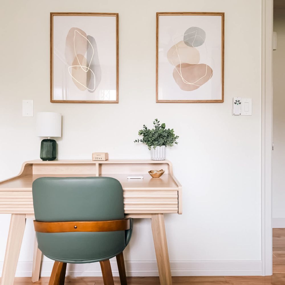 Desk in bedroom 2