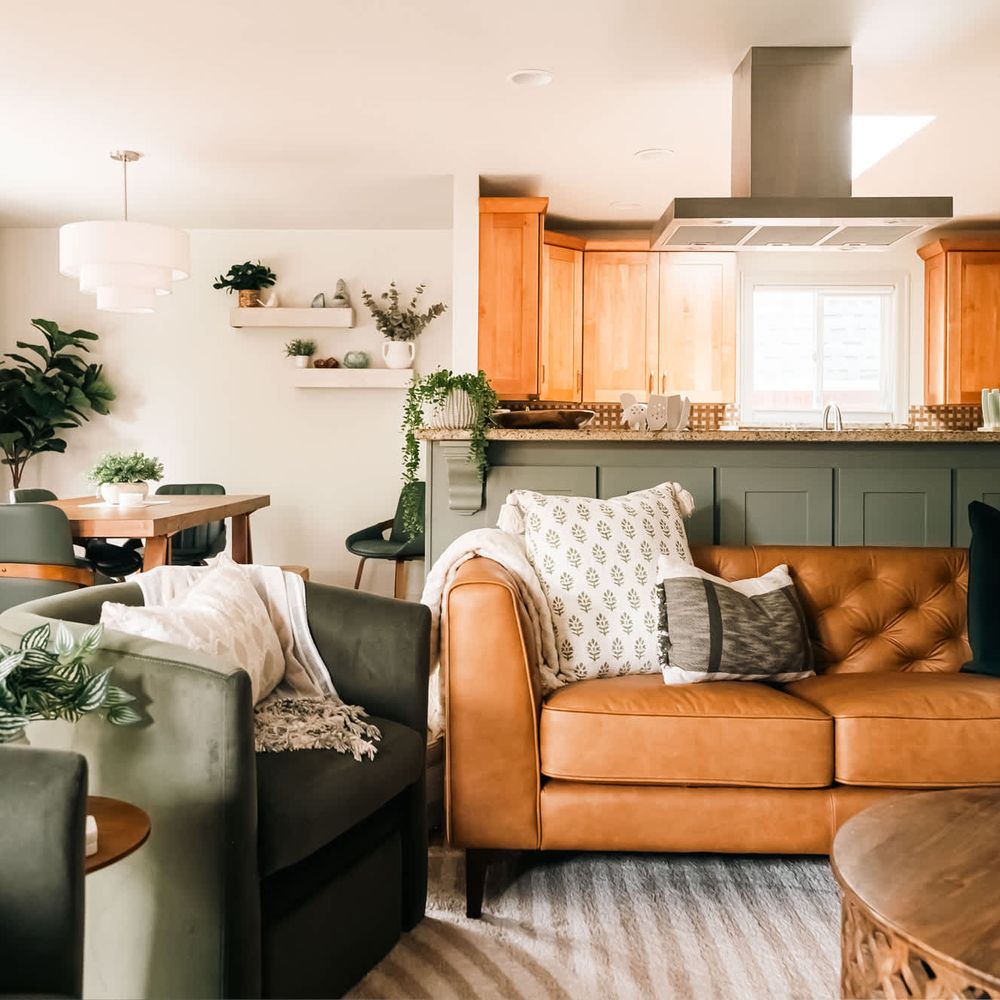 Living area, dining area, and kitchen
