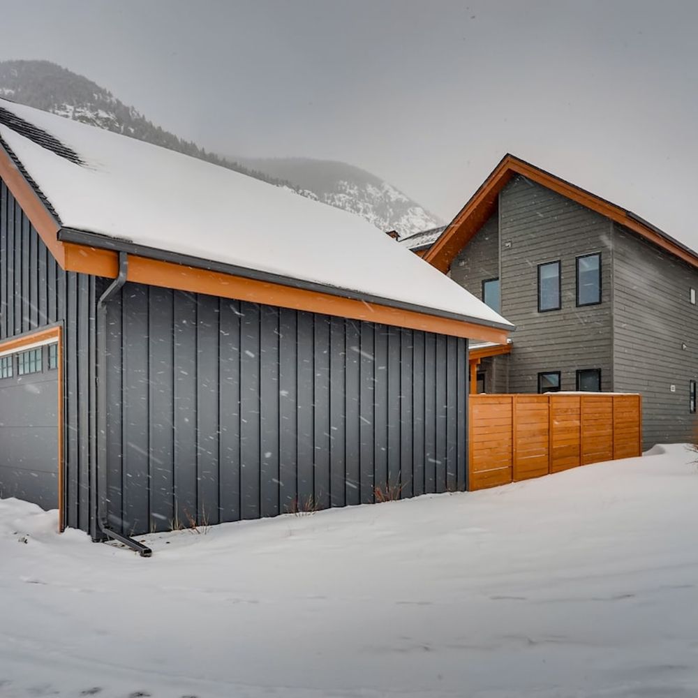 Exterior Photo of Garage